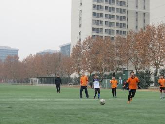 多次进攻无果